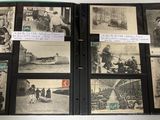 un livre sur lequel figurent plein de vieilles photos