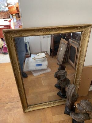 Miroir rectangulaire en bois doré - Photo 1