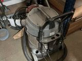 a machine that is sitting on the floor in a room