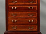 paire de commodes anciennes en acajou avec poignées en laiton