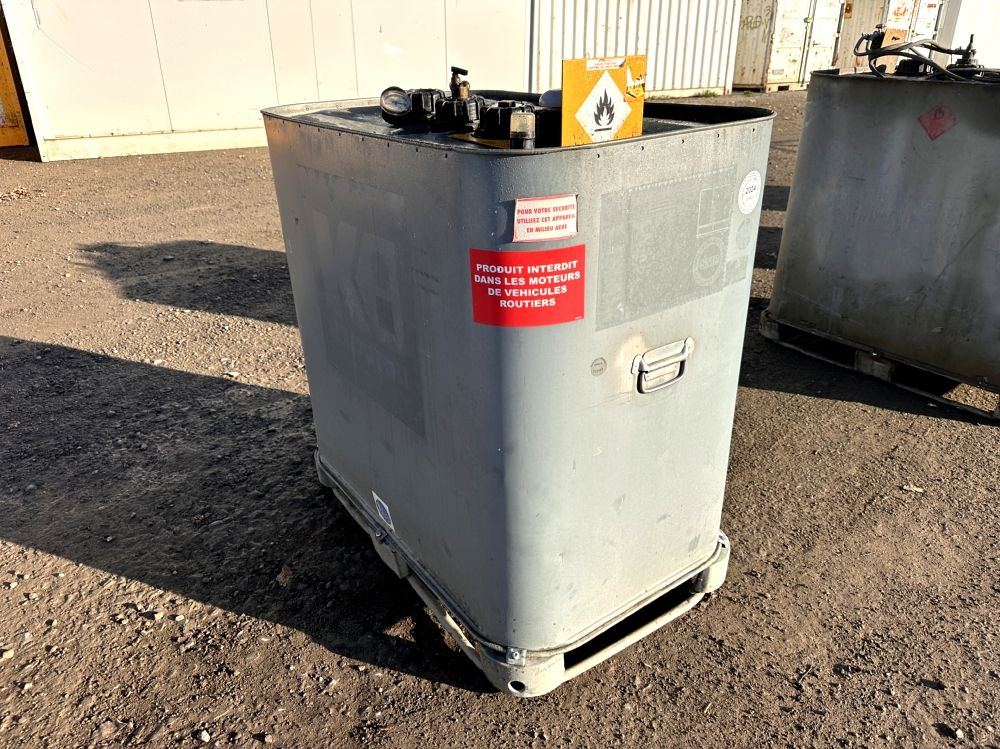 LIEU DE STOCKAGE : Rennes - SCHUTZ - CUVE À CARBURANT 700 LI…