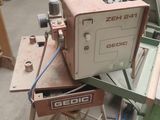a machine that is sitting on a table in a room