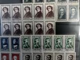 une image représentant une collection de timbres sur lesquels figurent des portraits