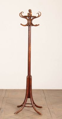 Maison THONET. Porte-manteaux en bois courbé.