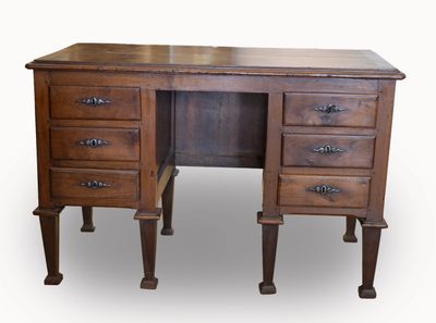 an image of a wooden desk with drawers and drawers on it