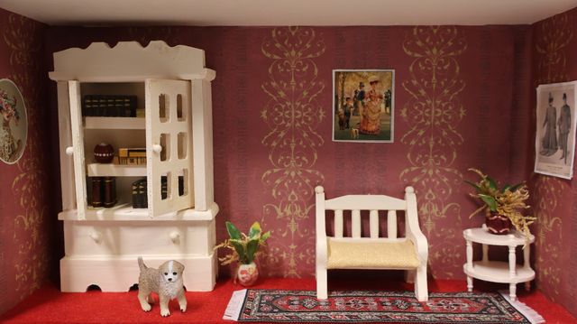 Diorama. Composition miniature, dans une vitrine en bois, vitre e...