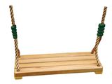 balançoire en bois avec une corde et des perles vertes sur fond blanc