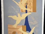 une affiche accrochée au mur d'un immeuble, avec des oiseaux qui volent tout autour