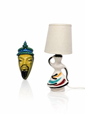 deux lampes placées l'une à côté de l'autre