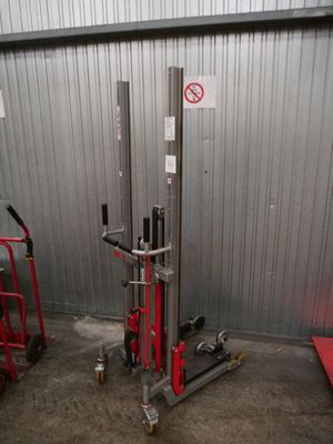 1 GERBEUR MANUEL MANUVIT, LEVE 300Kg, A VENTOUSE,
