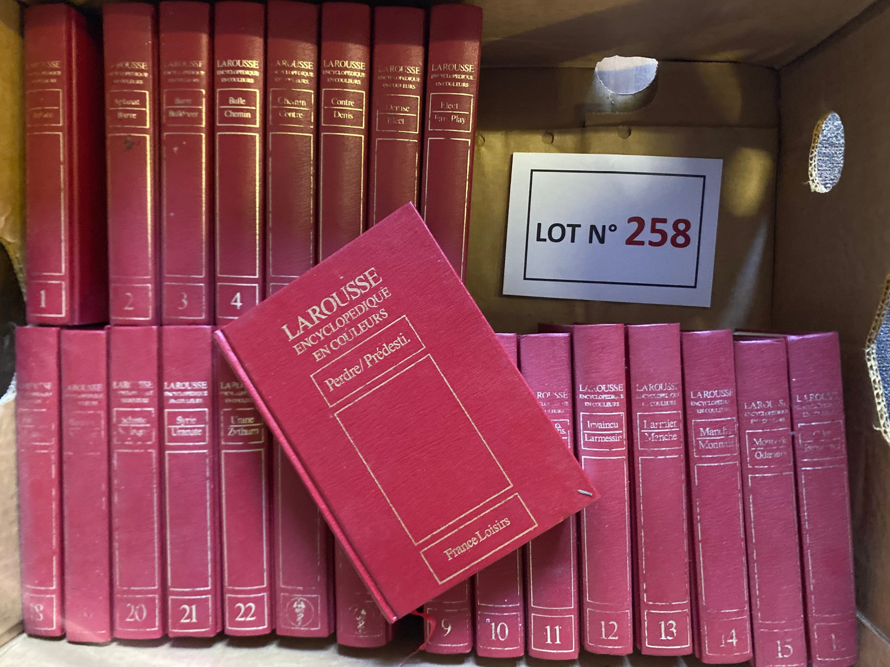 Larousse/FL en l’état d’usage : Encyclopédie Alphabétique en couleurs et en 24 petits volumes (13X18Ht).