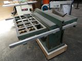 a machine that is sitting on a table in a room