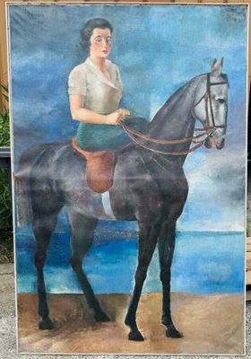 un tableau représentant une femme à cheval sur la plage