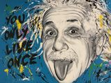 peinture représentant Albert Einstein sur fond bleu, réalisée à la bombe aérosol