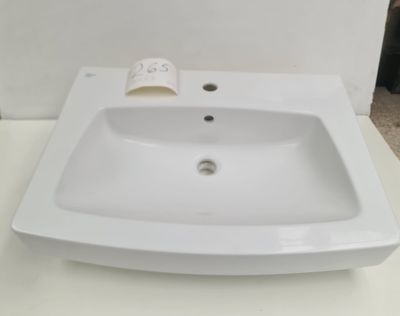 Lavabos en céramique Ideal Standard, modèle Ventuno , dimens…