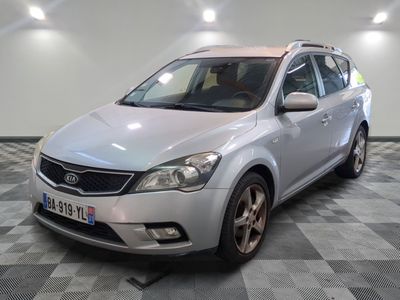 KIA - CEE'D SW 1.6 CRDI 115 FIFA WORLD CUP - GO - Mise en se…