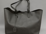 le sac fourre-tout en cuir « Row » gris