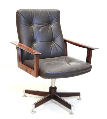 an image of a leather office chair with a wooden frame