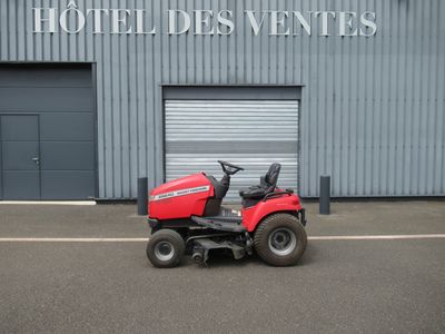(V.) Tracteur tondeuse Massey Ferguson 2924d