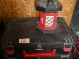 une pile d'outils empilés les uns sur les autres
