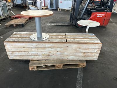 lot de 1 banc en bois 191x50x45 cm et 2 tables, en l'état
