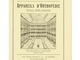 une image en noir et blanc représentant un vieux livre sur lequel figure l'illustration d'un bâtiment
