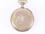 une montre de poche ancienne en argent sur fond blanc