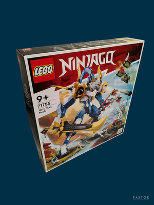une boîte contenant un ensemble Lego Ninja