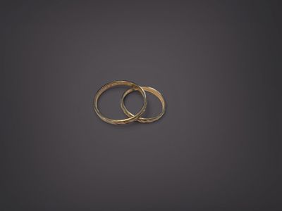 Deux alliances en or gris 750‰, chacune gravée. - Photo 1