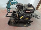 a small machine that is sitting on the ground