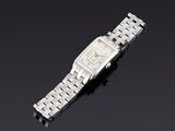 une montre-bracelet en or blanc 18 carats sertie de diamants