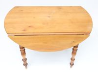Table à deux volets en noyer, quatre pieds de forme balustre… (photo 2)