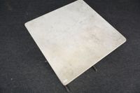 Petite table de type bistrot reposant sur un piétement en fe… (photo 2)