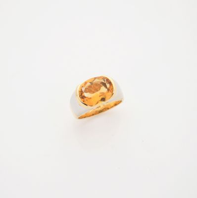 une image représentant une bague sertie d'une citrine