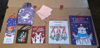 10689-247 / Lot de 92 kg de sacs de fêtes et de serviettes e…