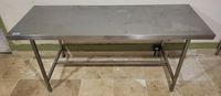 Table de travail en inox 2m de long (percée des trous)