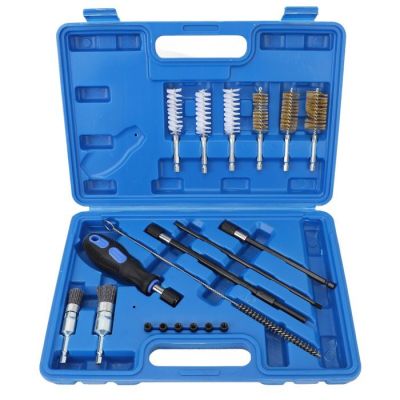 une trousse à outils bleue dans un étui en plastique sur fond blanc
