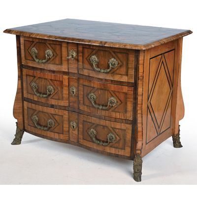 PETITE COMMODE MAZARINE en placage d’olivier, de prunier et … - Photo 1