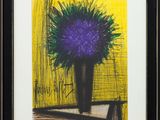 tableau représentant une fleur violette dans un vase noir sur fond jaune
