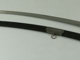 paire de sabres japonais anciens avec leurs fourreaux en cuir, sur fond blanc