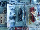 le coffret contient de nombreux modèles différents de petites voitures