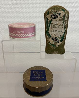 L.T. PIVER Rêve d'or Deux boîtes à poudre, dont une pleine e…