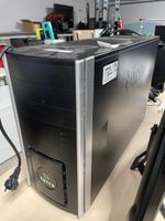Une importante tour TERRA SERVER, écran SKILL ORP ainsi qu'u… (photo 3)
