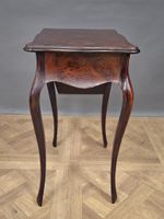 Table à ouvrage en bois et placage de ronce, le plateau abat… (photo 6)