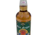 un gros plan d'une bouteille d'alcool sur fond blanc