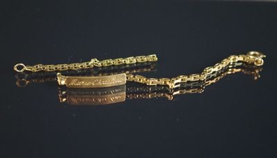 bracelet plaqué or avec une chaîne et un fermoir