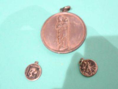 460.64 - Lot DE Medailles Religieuses EN Metal .