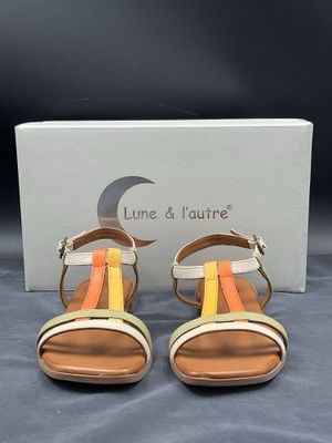 LUNE & L’AUTRE, modèle ELISA, pointure 36, paire de sandales…