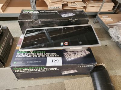 deux téléphones posés l'un sur l'autre