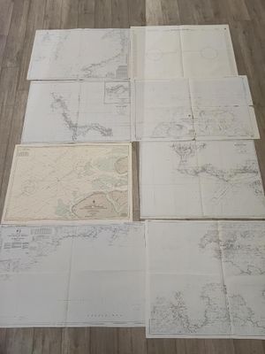 Lot de huit cartes maritimes détaillées, incluant Rias d'el …